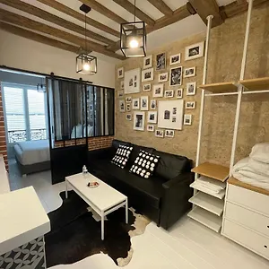 Aix, Neuf Tout équipé Appartement